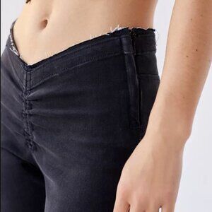 NWT BDG Ruched Dipped-V Front Flare Jean Off Black Y2K Vibe Low Rise Size 32